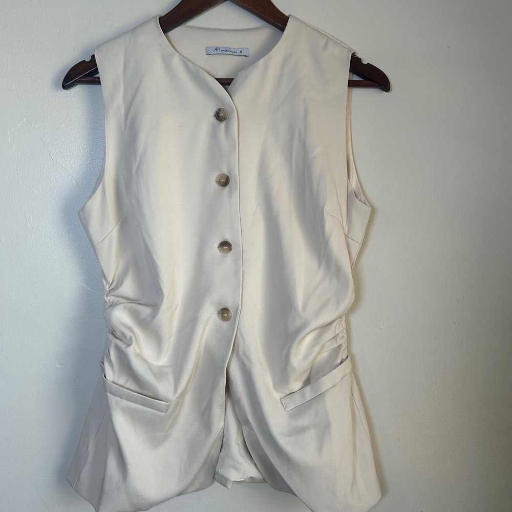 EUC AmyEnjoyLife Vest Ruched Side Waistcoat Size M Cream Tailored Button Front